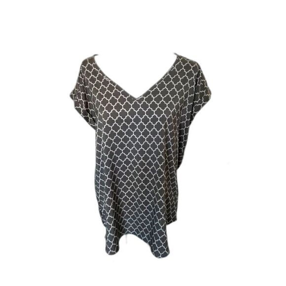 EXPRESS Satin Lattice Print Short Sleeve Blouse Size M - Picture 1 of 5